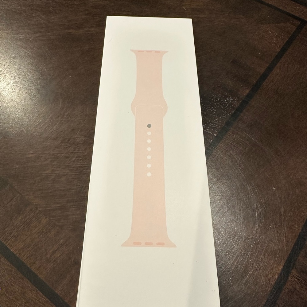NIB Apple Watch band in Pink sand s/m for series 3,4,5,6,7,8,9. 38mm 40mm 41mm